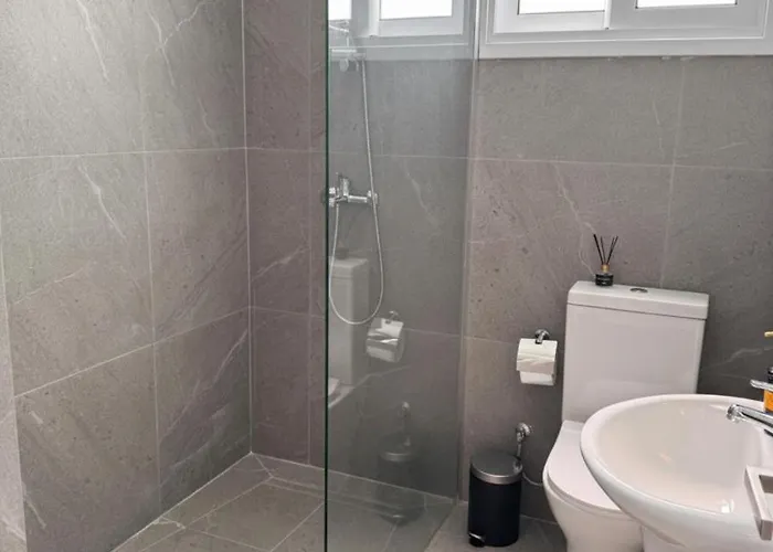 Modern 2-bed Steps To Sea & Marina * Paphos