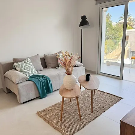 Modern 2-bed Steps To Sea & Marina * Paphos