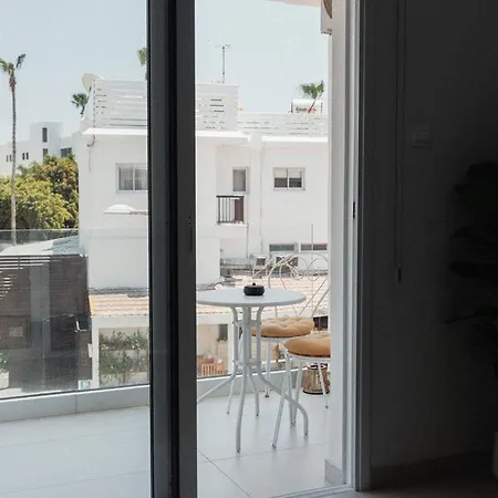 Modern 2-bed Steps To Sea & Marina * Paphos