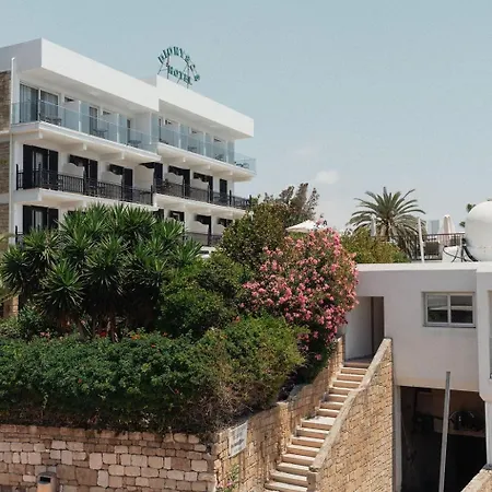 Modern 2-bed Steps To Sea & Marina Appartamento Paphos